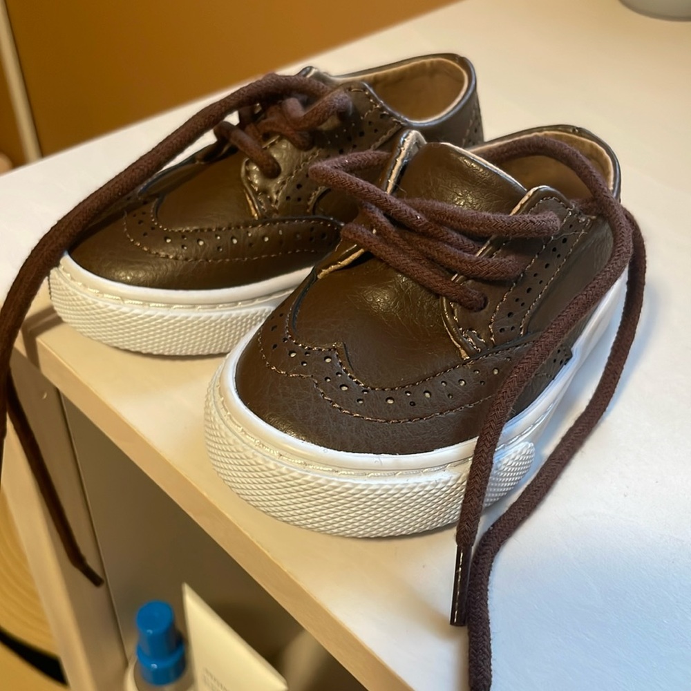 Size 4 baby sneakers Janie and Jack